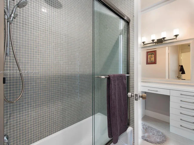 800 West Ave, Miami Beach FL 33139