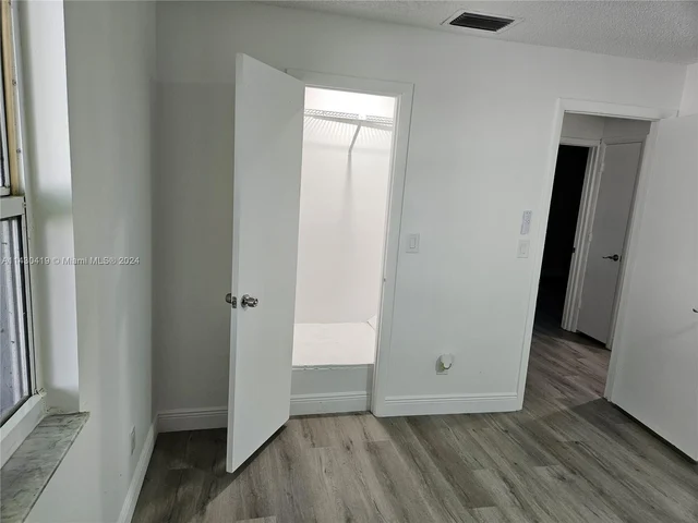 4711 NW 17th St, Lauderhill FL 33313