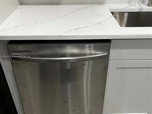 4711 NW 17th St, Lauderhill FL 33313