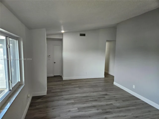 4711 NW 17th St, Lauderhill FL 33313