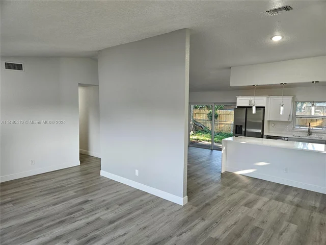 4711 NW 17th St, Lauderhill FL 33313