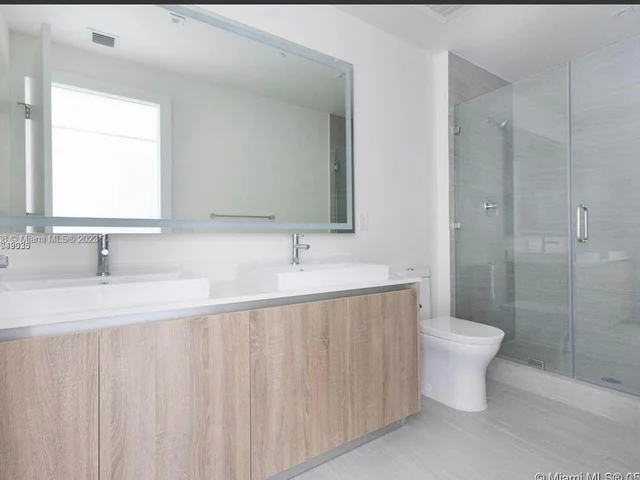 2960 NE 207th St # 704, Aventura FL 33180