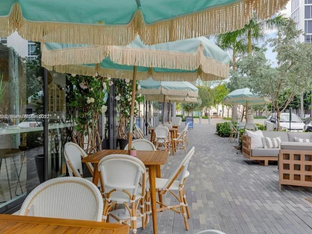 2960 NE 207th St # 704, Aventura FL 33180