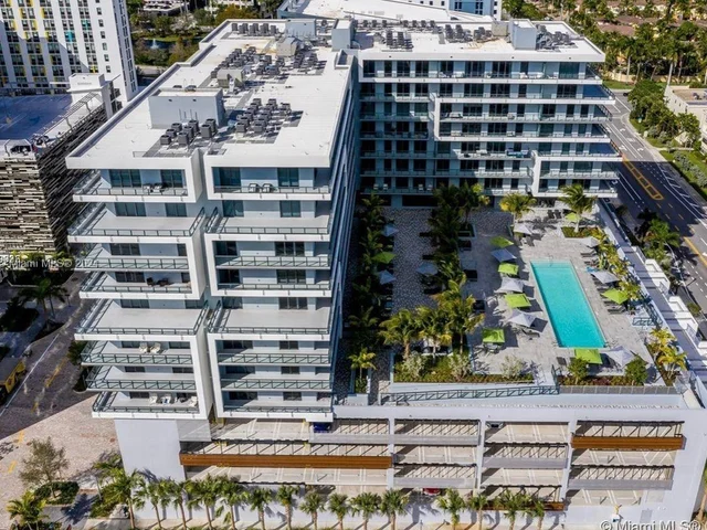 2960 NE 207th St # 704, Aventura FL 33180