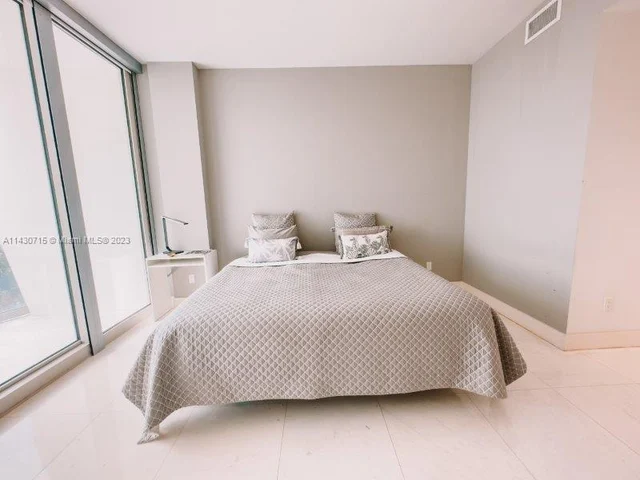 16901 Collins Ave # 504, Sunny Isles Beach FL 33160