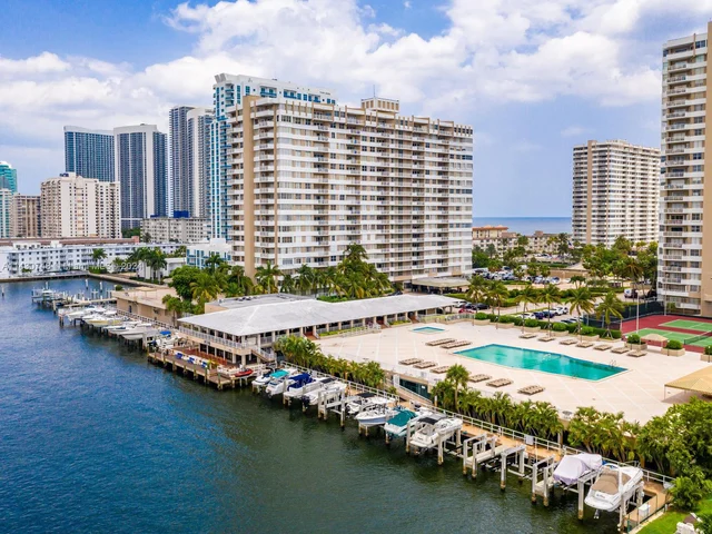 1985 S Ocean Dr # 2L, Hallandale Beach FL 33009