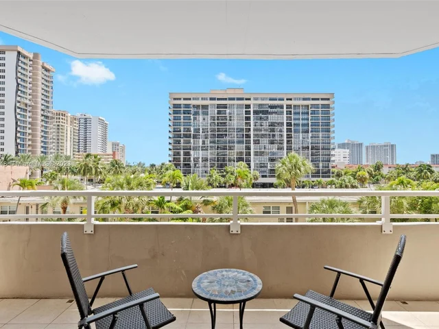 1985 S Ocean Dr # 2L, Hallandale Beach FL 33009