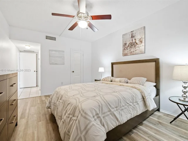 1985 S Ocean Dr # 2L, Hallandale Beach FL 33009