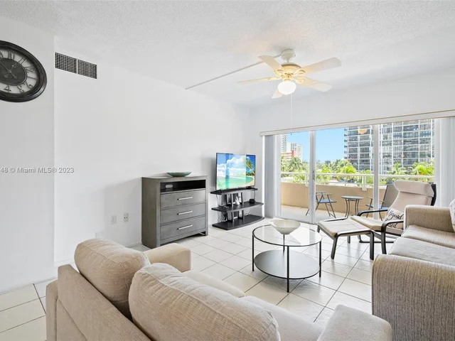 1985 S Ocean Dr # 2L, Hallandale Beach FL 33009