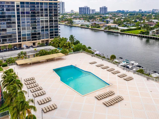 1985 S Ocean Dr # 2L, Hallandale Beach FL 33009