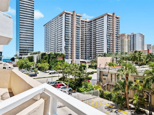 1985 S Ocean Dr # 2L, Hallandale Beach FL 33009