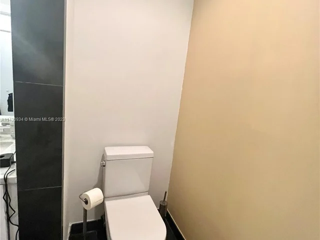 900 Biscayne Blvd # 3012, Miami FL 33132