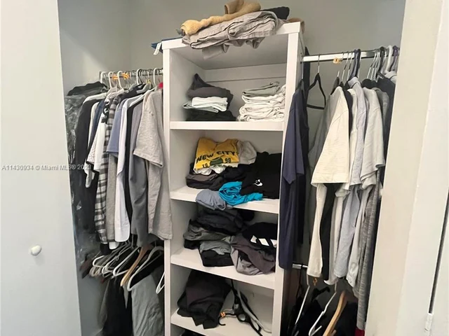 900 Biscayne Blvd # 3012, Miami FL 33132