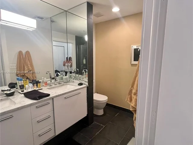 900 Biscayne Blvd # 3012, Miami FL 33132