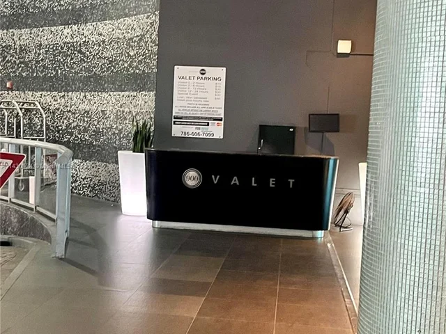 900 Biscayne Blvd # 3012, Miami FL 33132