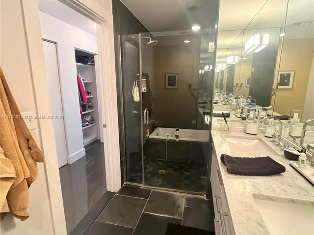 900 Biscayne Blvd # 3012, Miami FL 33132