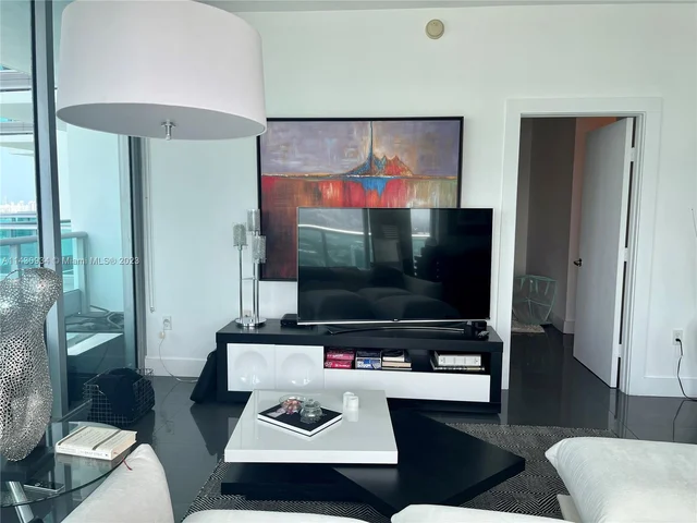 900 Biscayne Blvd # 3012, Miami FL 33132