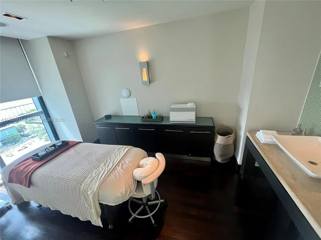 900 Biscayne Blvd # 3012, Miami FL 33132