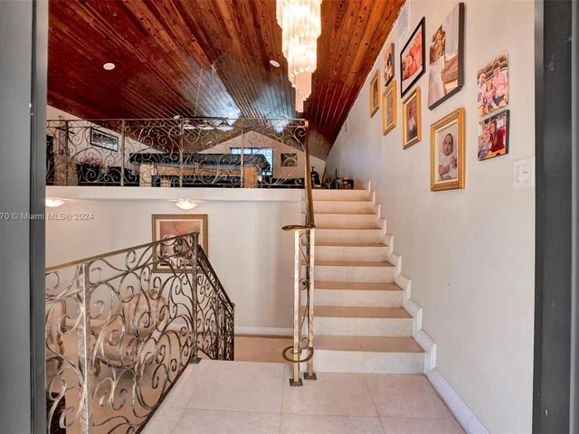 8240 NW 163rd St, Miami Lakes FL 33016