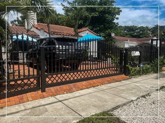 679 NE 87th St, Miami FL 33138