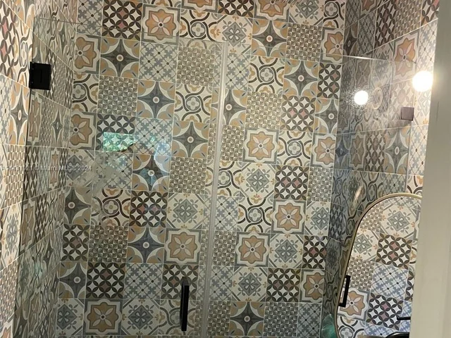 679 NE 87th St, Miami FL 33138