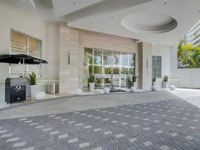 999 SW 1st Ave # 2306, Miami FL 33130