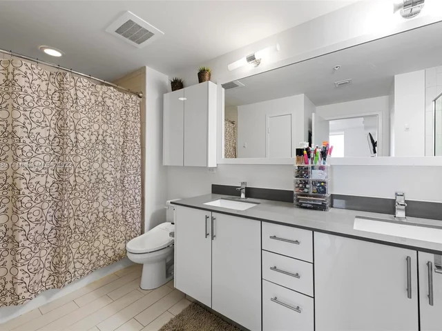 999 SW 1st Ave # 2306, Miami FL 33130