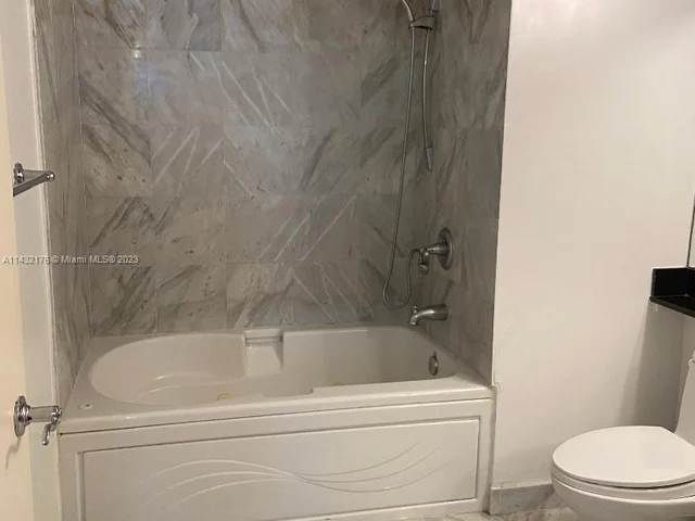 31 SE 5th St # 2103, Miami FL 33131