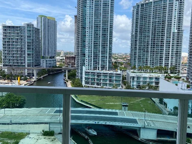 31 SE 5th St # 2103, Miami FL 33131