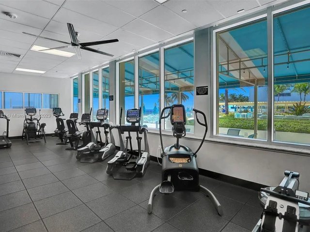 2501 S Ocean Dr, Hollywood FL 33019