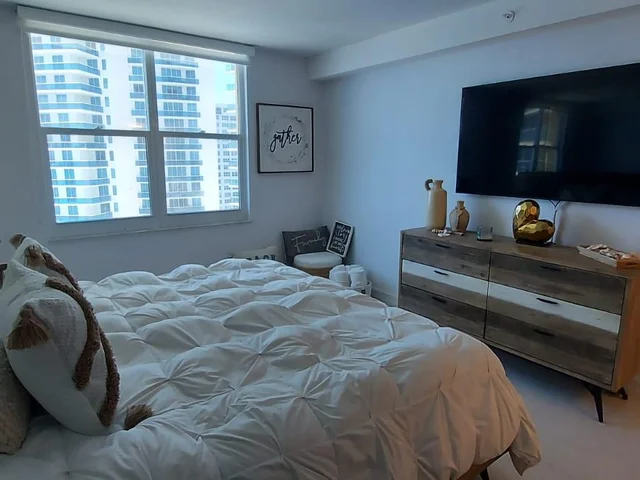 2501 S Ocean Dr, Hollywood FL 33019