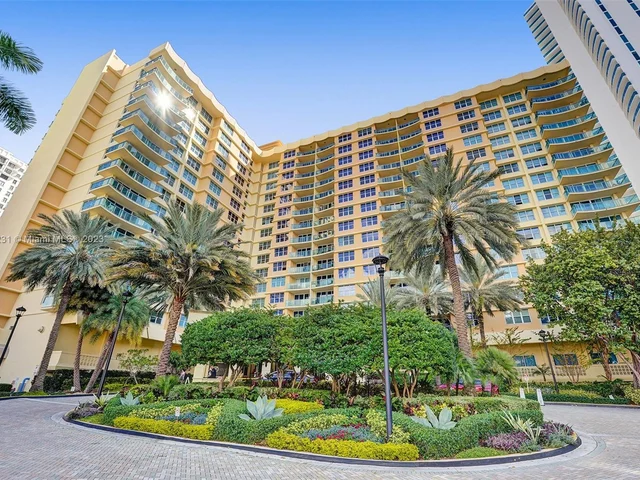 2501 S Ocean Dr, Hollywood FL 33019