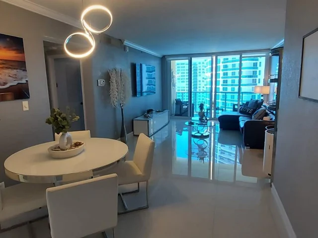 2501 S Ocean Dr, Hollywood FL 33019