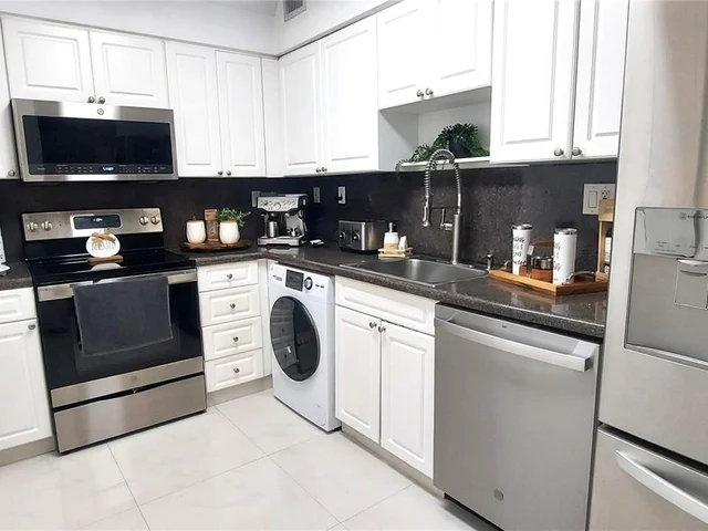 2501 S Ocean Dr, Hollywood FL 33019