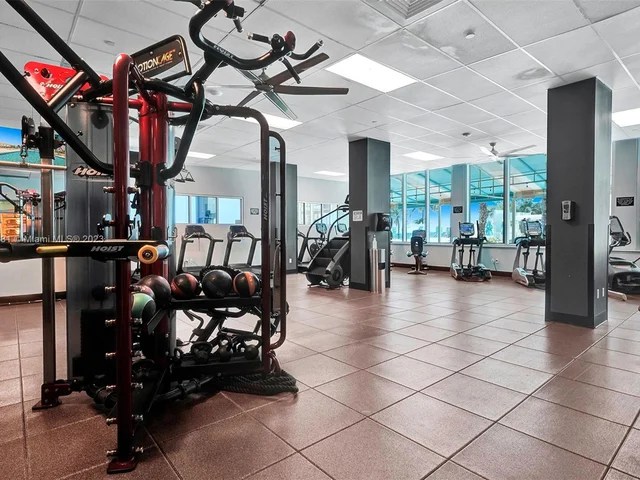 2501 S Ocean Dr, Hollywood FL 33019