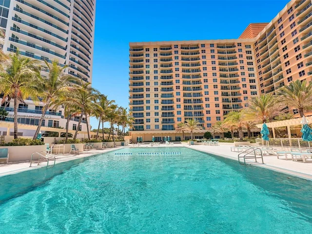 2501 S Ocean Dr, Hollywood FL 33019