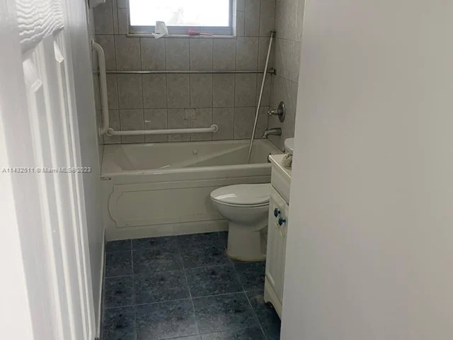 1750 NE 191st St # 2, Miami FL 33179