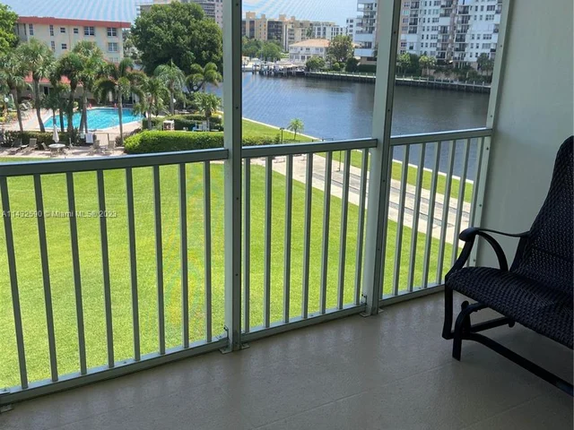 3100 NE 48th Ct # 411, Lighthouse Point FL 33064