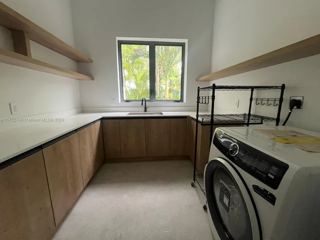 2730 SW 17th Ave, Miami FL 33133