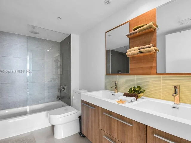 650 West Ave # 2710, Miami Beach FL 33139