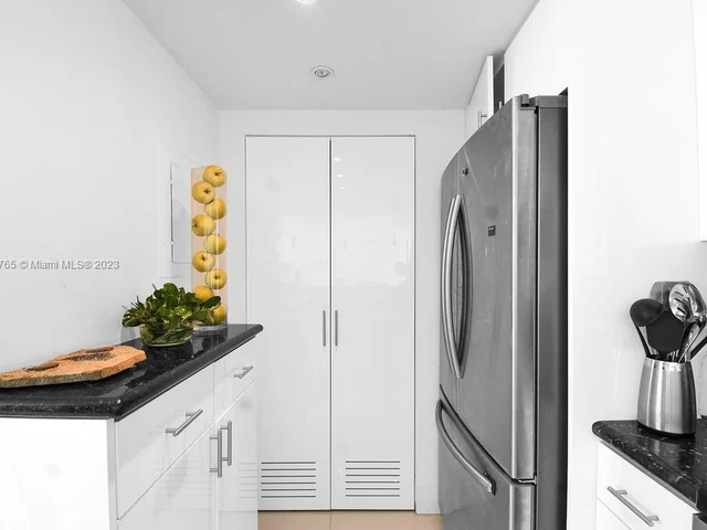 650 West Ave # 2710, Miami Beach FL 33139