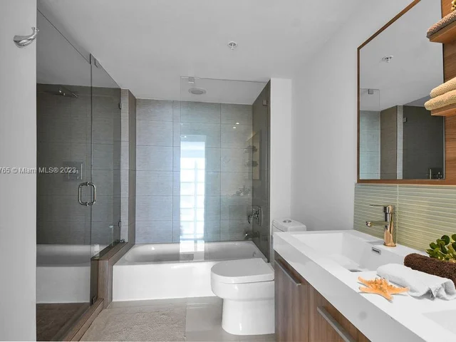 650 West Ave # 2710, Miami Beach FL 33139