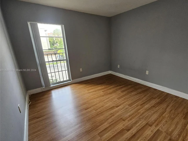 6902 N KENDALL DRIVE # E202, Pinecrest FL 33156