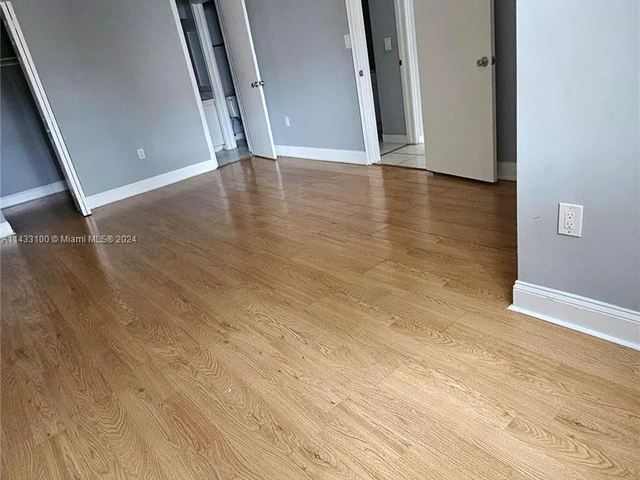 6902 N KENDALL DRIVE # E202, Pinecrest FL 33156