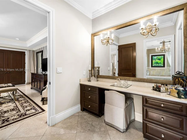 5950 SW 111th St, Pinecrest FL 33156