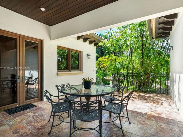 5950 SW 111th St, Pinecrest FL 33156