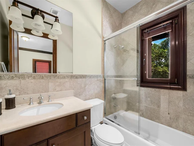 5950 SW 111th St, Pinecrest FL 33156