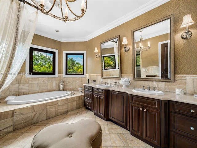 5950 SW 111th St, Pinecrest FL 33156