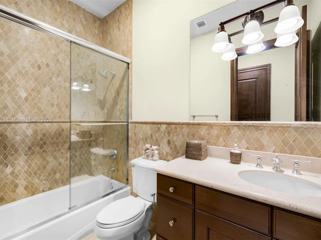 5950 SW 111th St, Pinecrest FL 33156