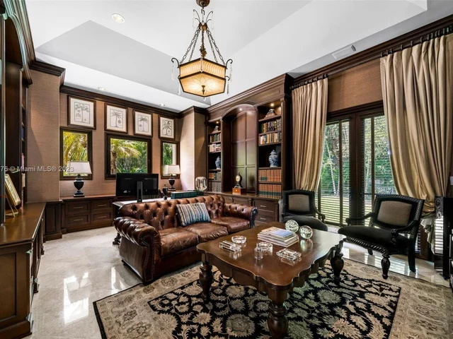 5950 SW 111th St, Pinecrest FL 33156